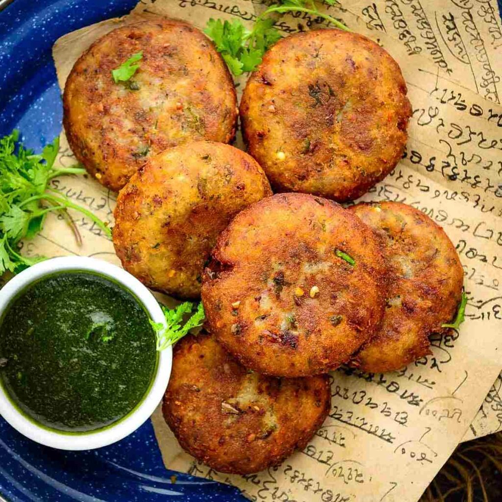 Aloo Tikki | 10 Most Famous Street Food In India | Credit: www.kirtidakitchen.com